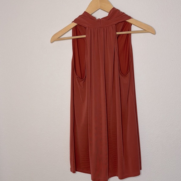 Soft halter top - Picture 4 of 4